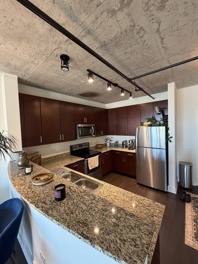 900 S Clark Street - Photo 5