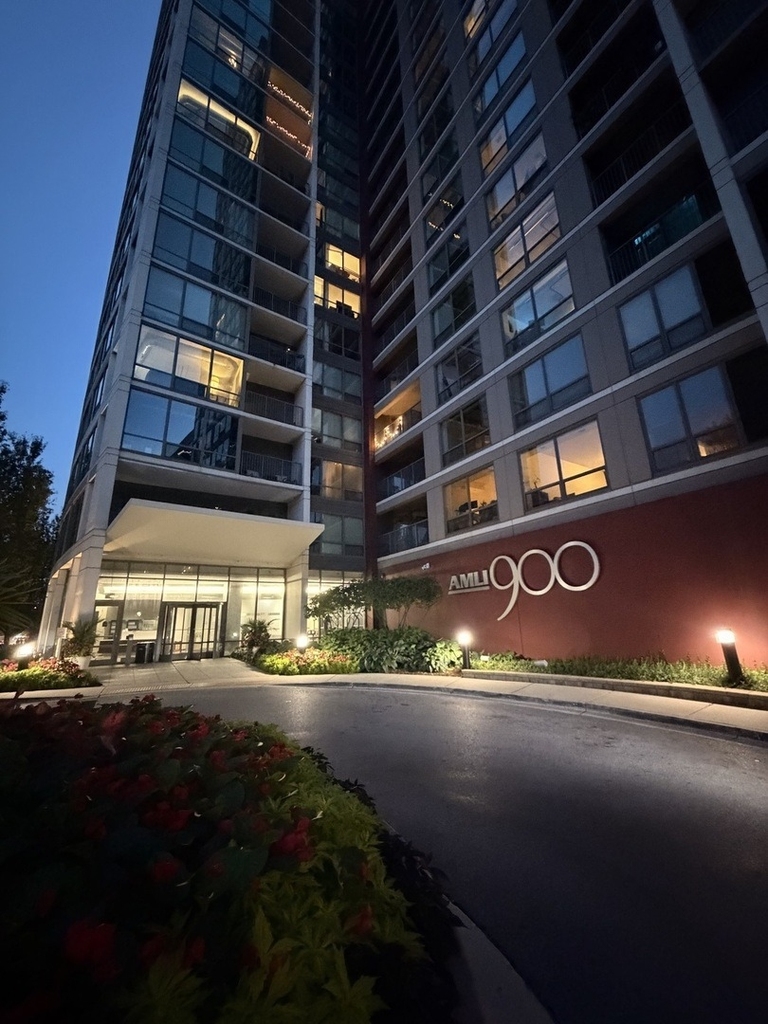 900 S Clark Street - Photo 0