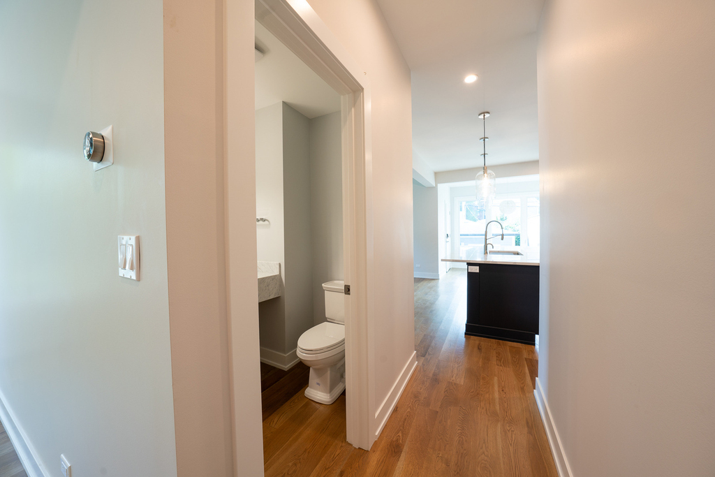 1901 W Berwyn Avenue - Photo 4