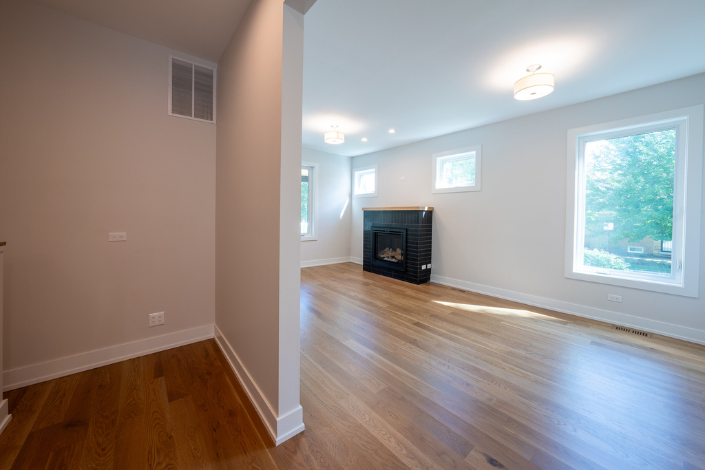 1901 W Berwyn Avenue - Photo 5