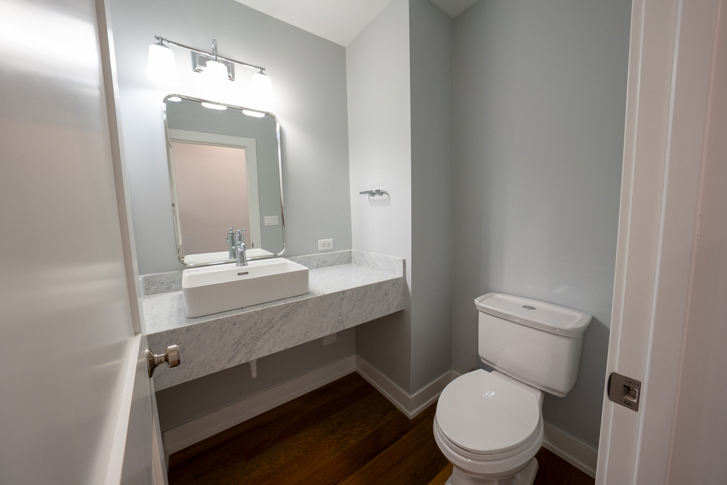 1901 W Berwyn Avenue - Photo 3