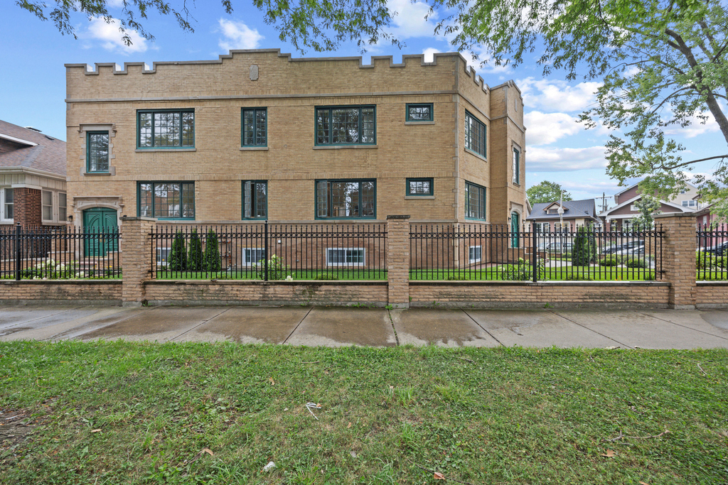 3107 N Harding Avenue - Photo 1