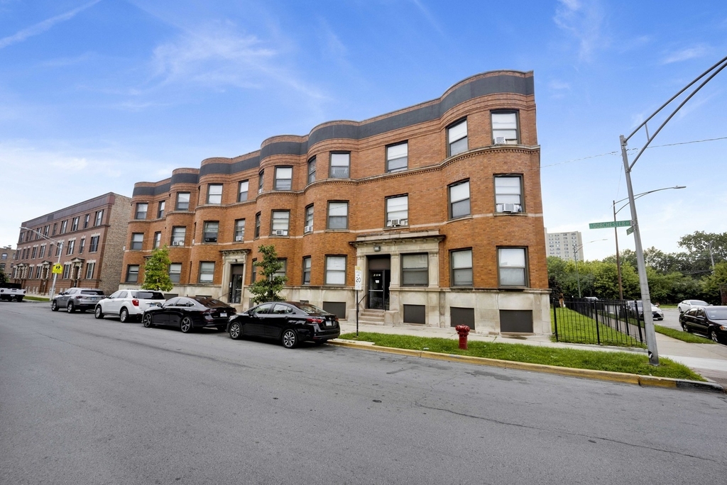 6225 S Dorchester Avenue - Photo 0