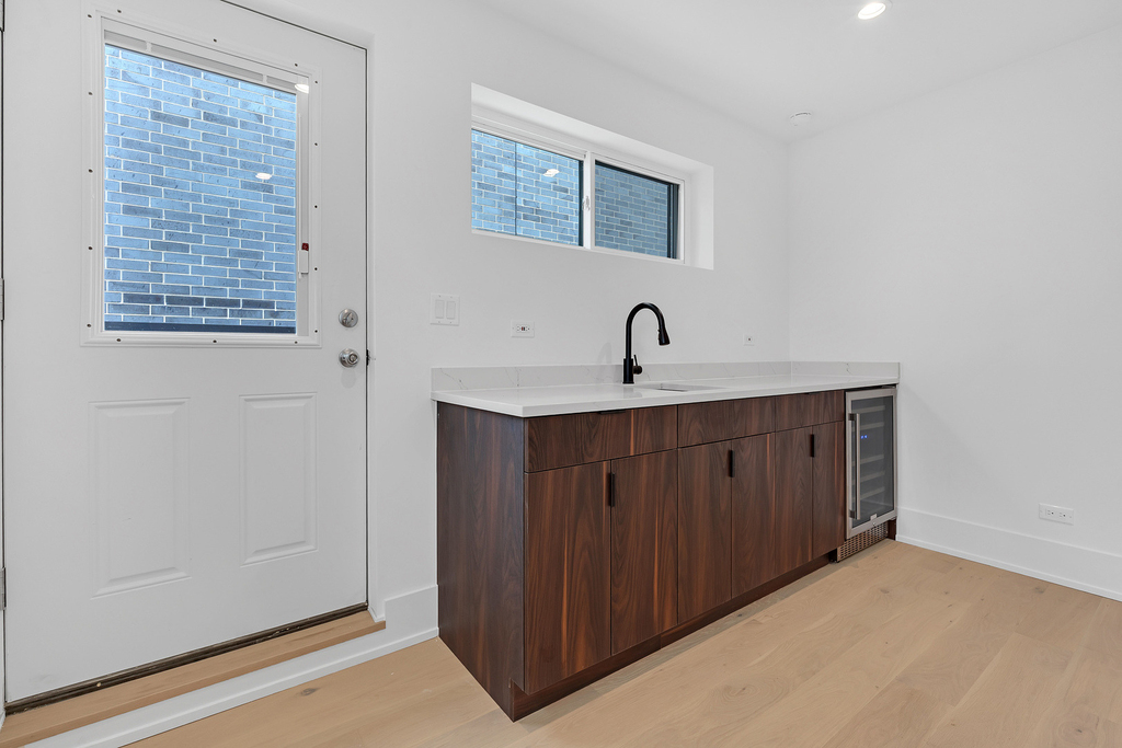 505 W Elm Avenue - Photo 28