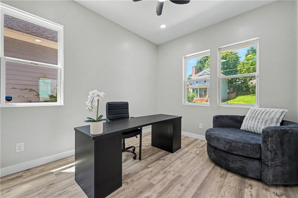 726 Windsor Street Sw - Photo 4