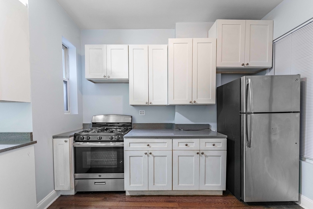 1529 S Homan Avenue - Photo 2