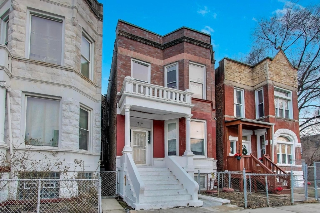1529 S Homan Avenue - Photo 2