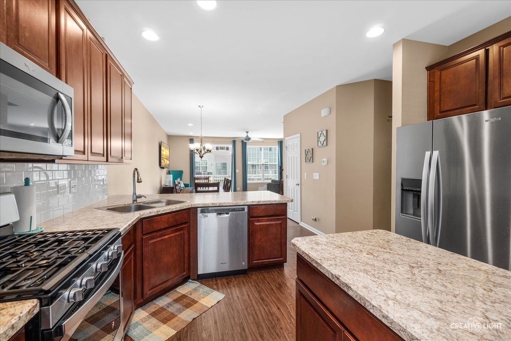 263 Lakeshore Drive - Photo 3