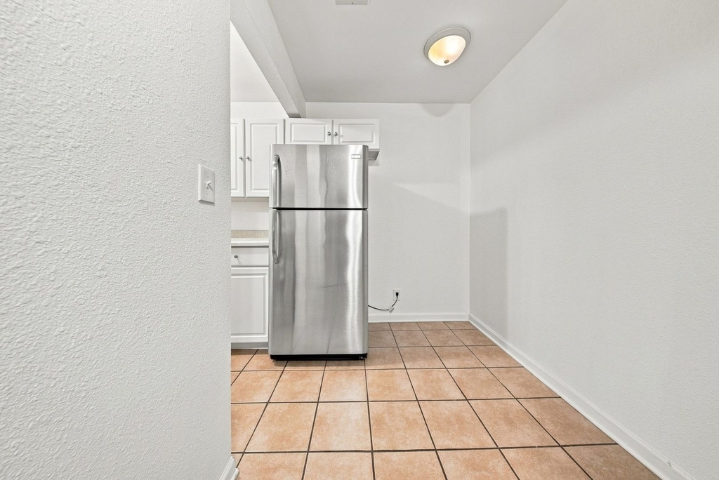 1895 Tall Oaks Drive - Photo 6