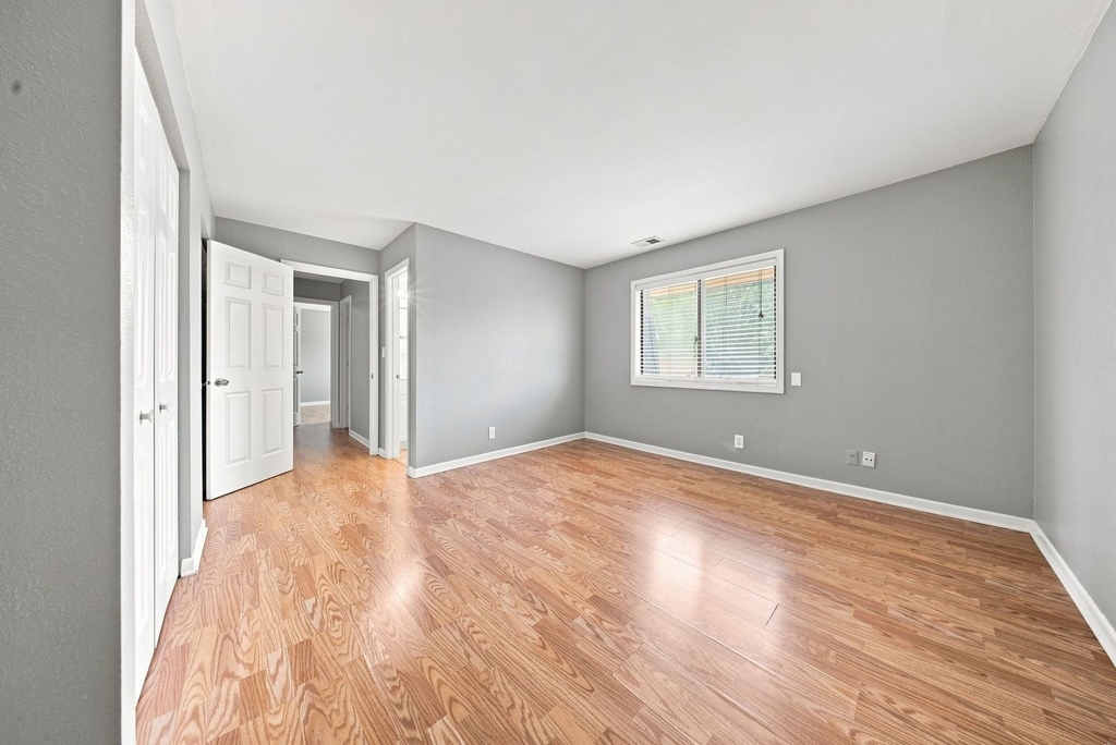 1895 Tall Oaks Drive - Photo 11