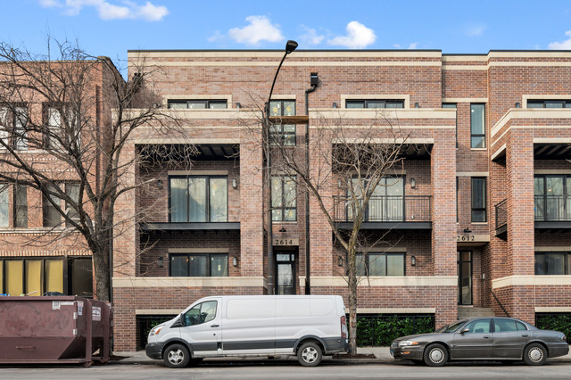2614 W Chicago Avenue - Photo 0