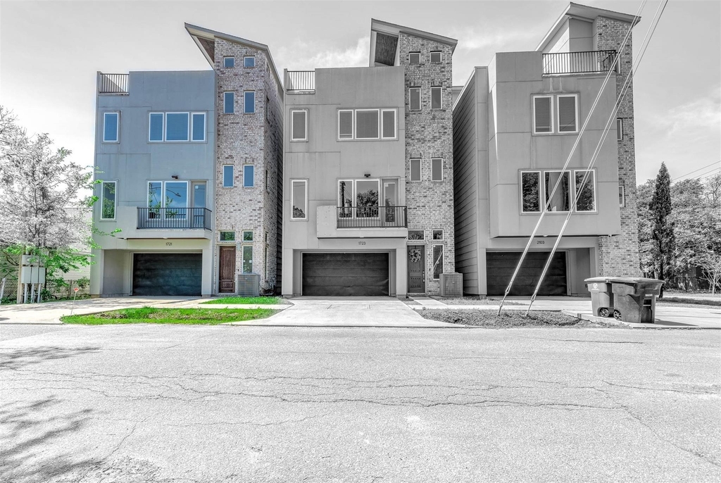 1721 Henderson Street - Photo 1