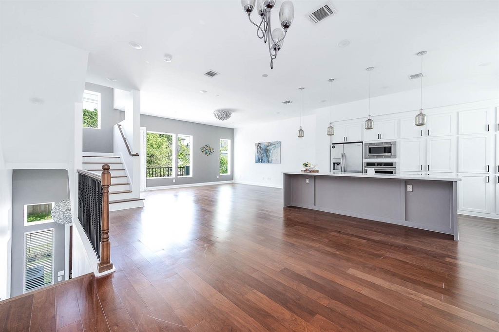 1721 Henderson Street - Photo 10