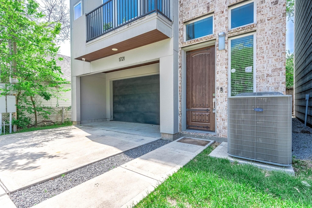 1721 Henderson Street - Photo 3