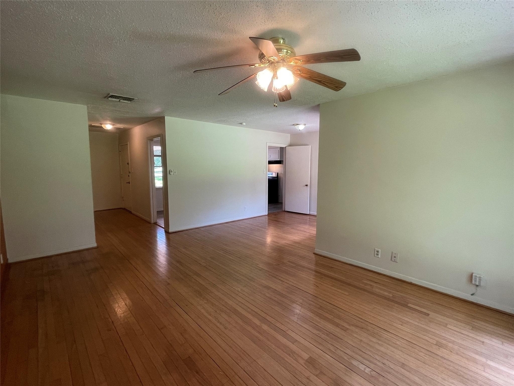 5042 Grape Street - Photo 9