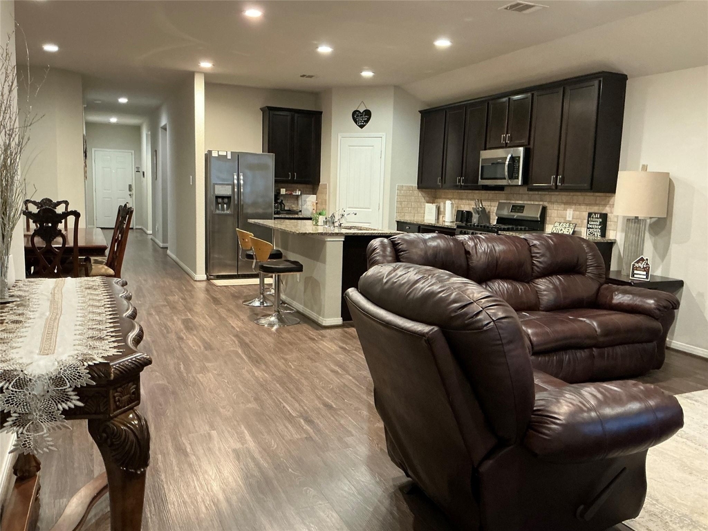 4030 Emperor Valley Lane - Photo 11