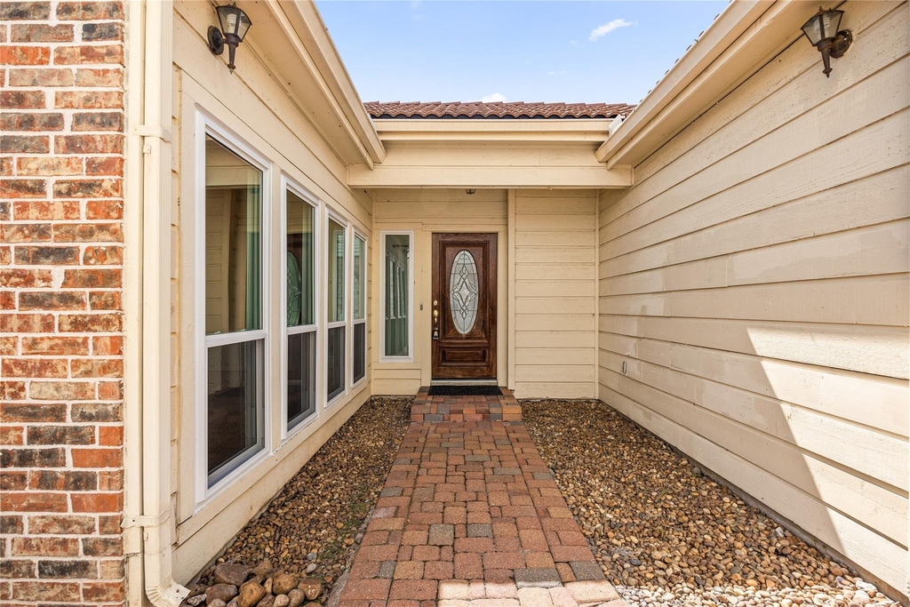 14122 Langbourne Drive - Photo 3