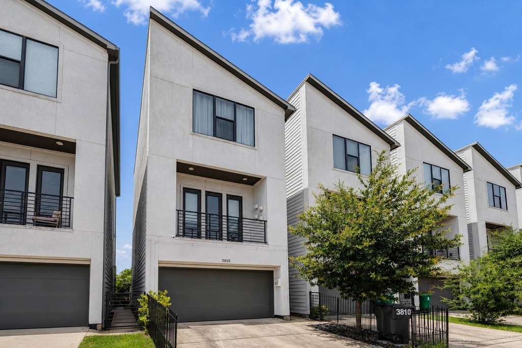 3810 Leeland Street - Photo 1