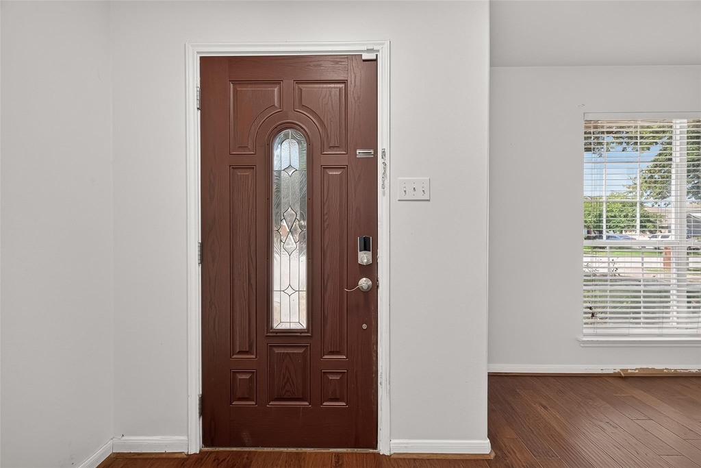 25346 Barmby Drive - Photo 3