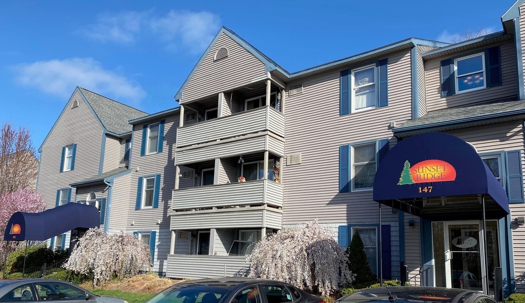 147 Eastern - Photo 9