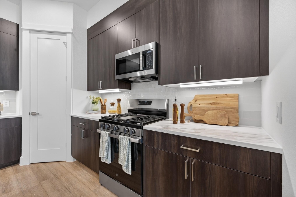 305 Marcella Street - Photo 9