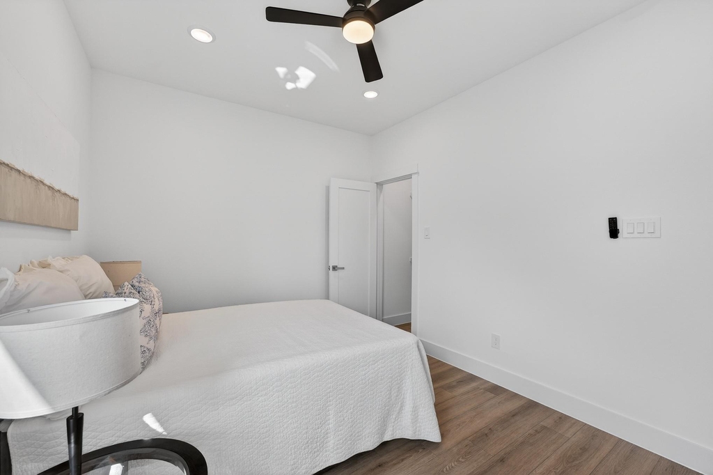 305 Marcella Street - Photo 36