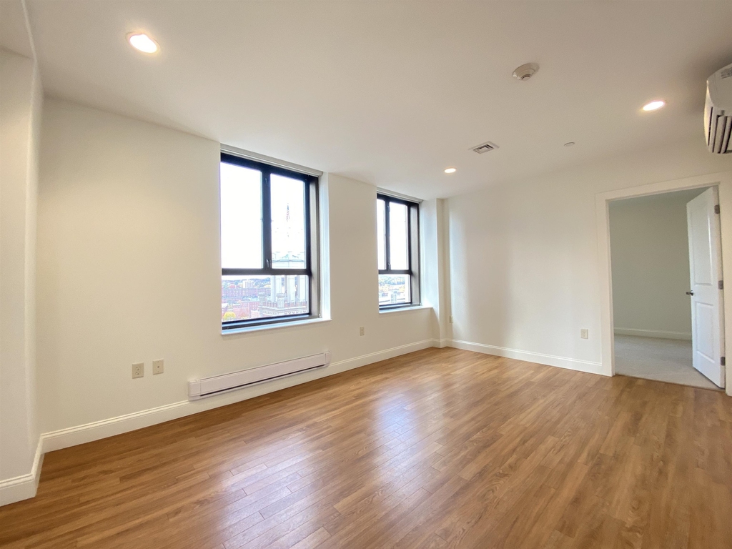 875 Elm - Photo 17