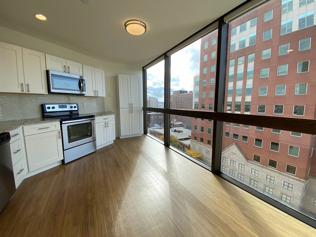 875 Elm - Photo 3