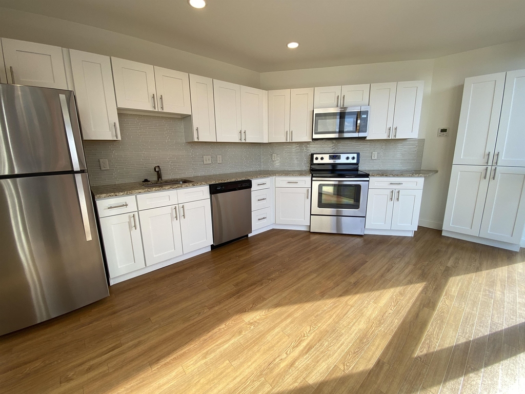 875 Elm - Photo 8