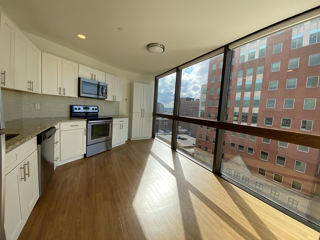 875 Elm - Photo 2