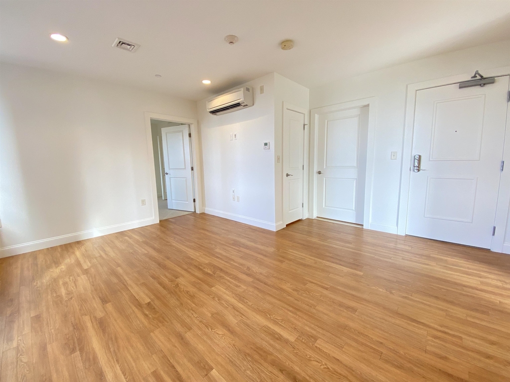 875 Elm - Photo 20