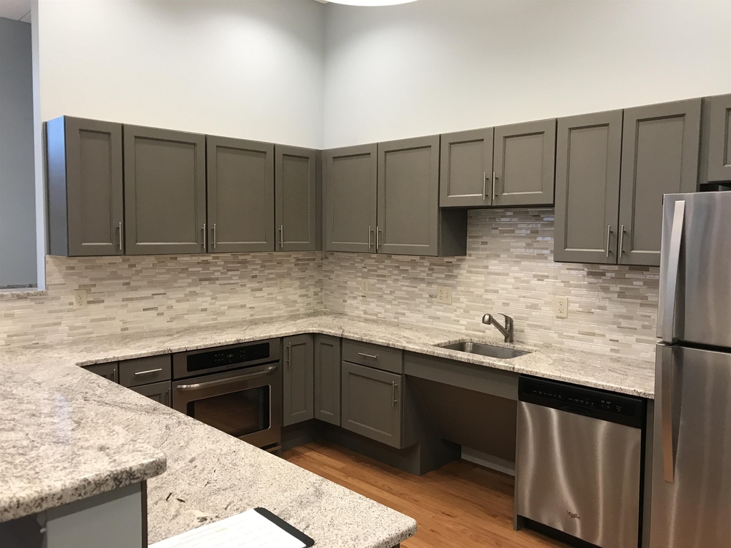 875 Elm - Photo 35