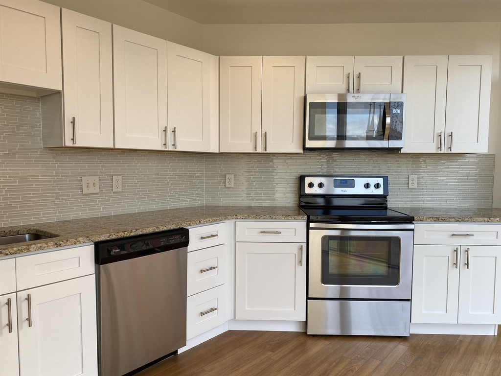 875 Elm - Photo 9