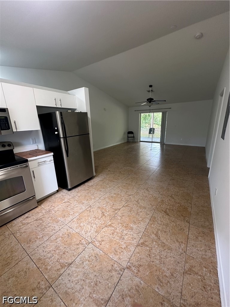 4025 10th Avenue Ne - Photo 2