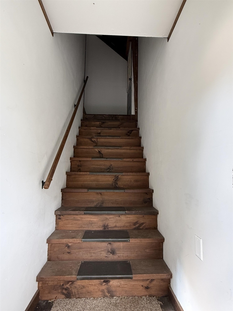 639 Grafton - Photo 1