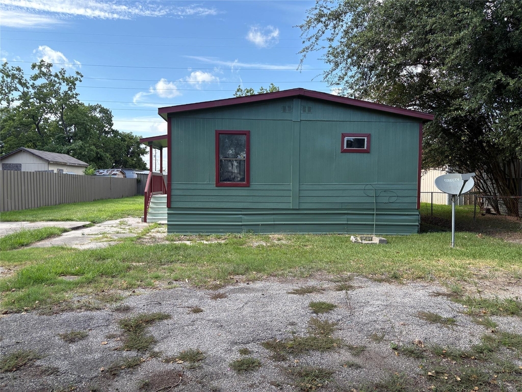 16211 N Shore Drive - Photo 25
