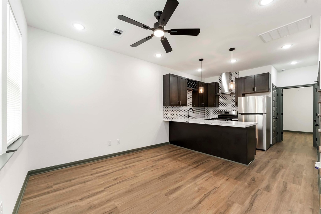 7987 Chateau Street - Photo 9