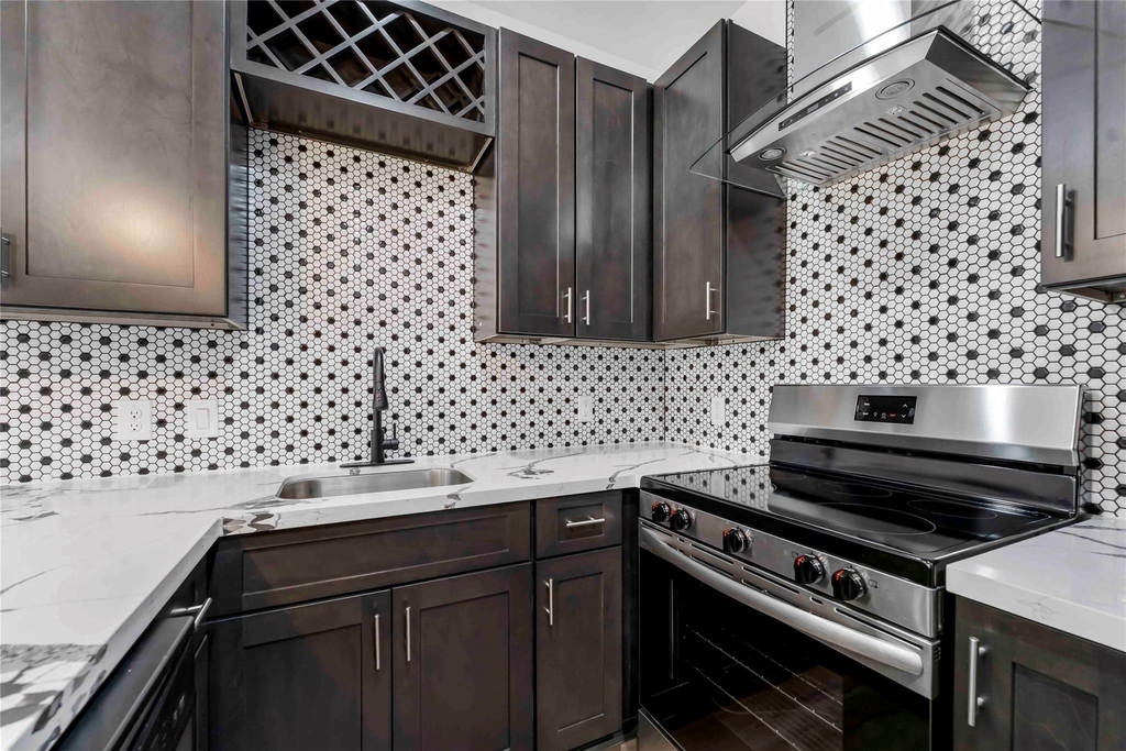 7987 Chateau Street - Photo 14