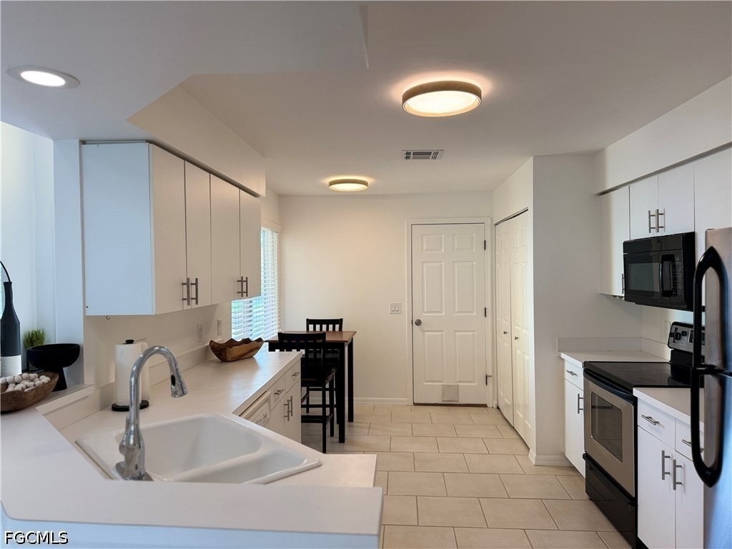 9120 Greenleaf Court - Photo 8