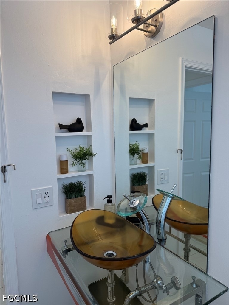 9120 Greenleaf Court - Photo 11