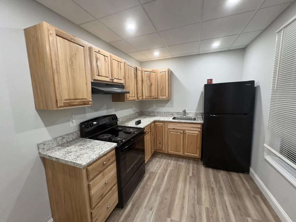217 S Main - Photo 0
