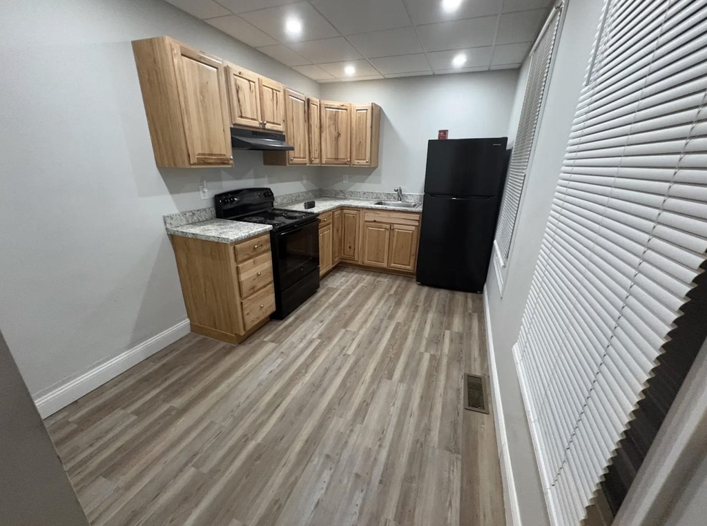 217 S Main - Photo 1