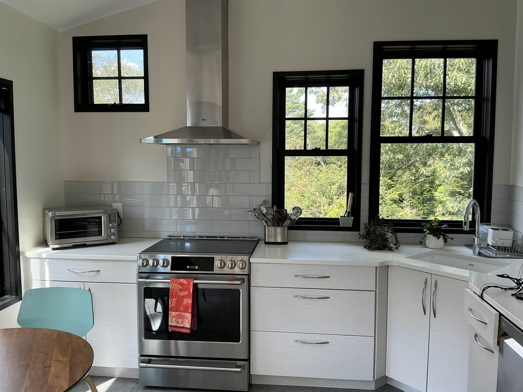 393 Brackett - Photo 13