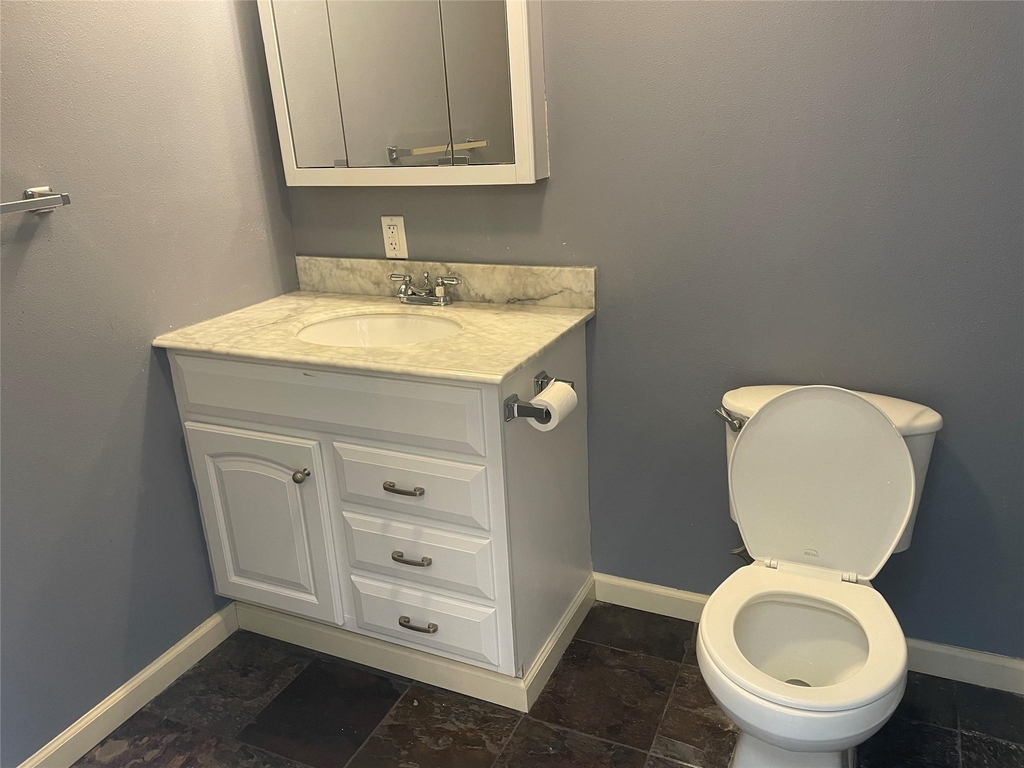 2116 Strand Street - Photo 2