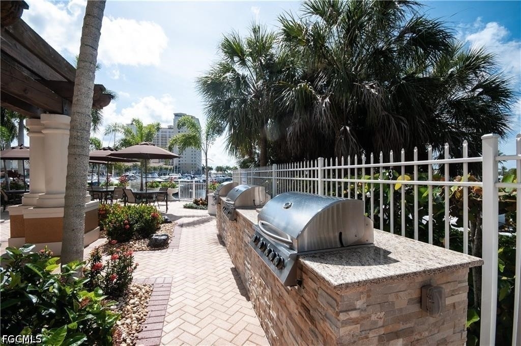 6061 Silver King Boulevard - Photo 43