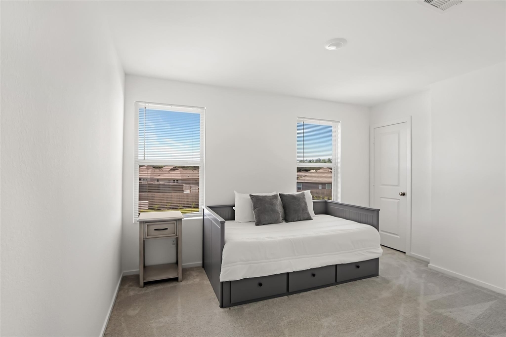 21027 Santopadre Street - Photo 12