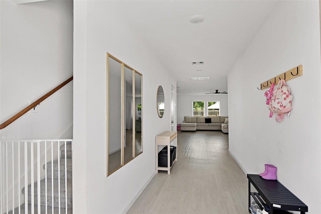 21027 Santopadre Street - Photo 14