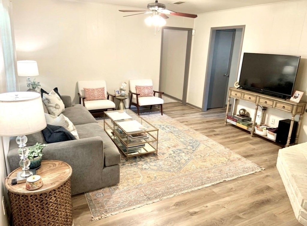 2534 Rosefield Drive - Photo 3