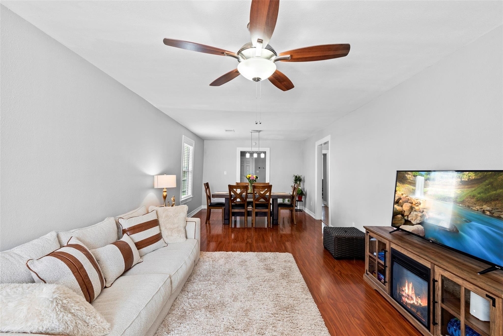 4201 Marina Street - Photo 2