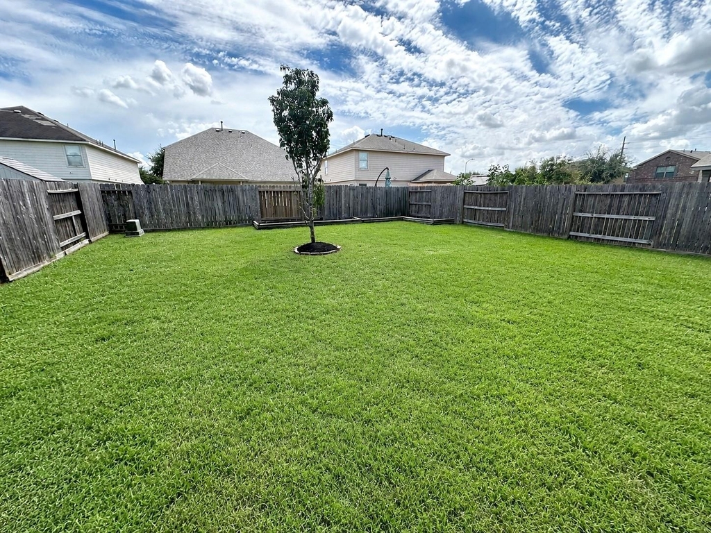 21439 Veneto Hills Court - Photo 18